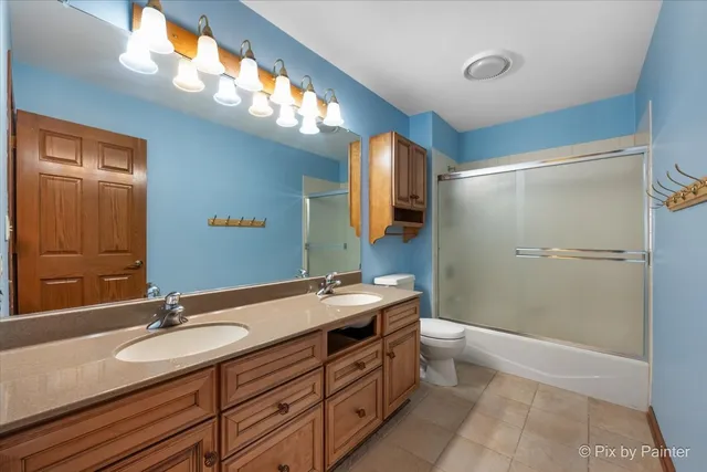 $675,000 | 5-n022 Hunters Lane, St. Charles, IL 60175