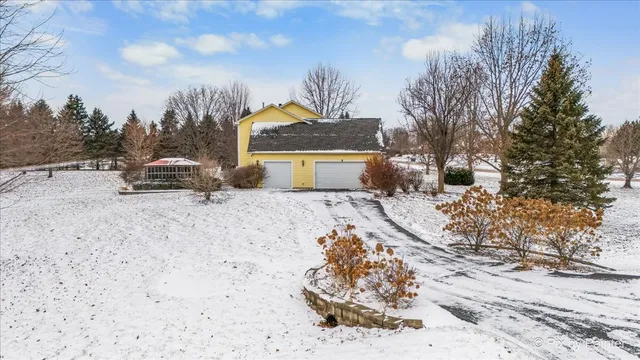 $675,000 | 5-n022 Hunters Lane, St. Charles, IL 60175