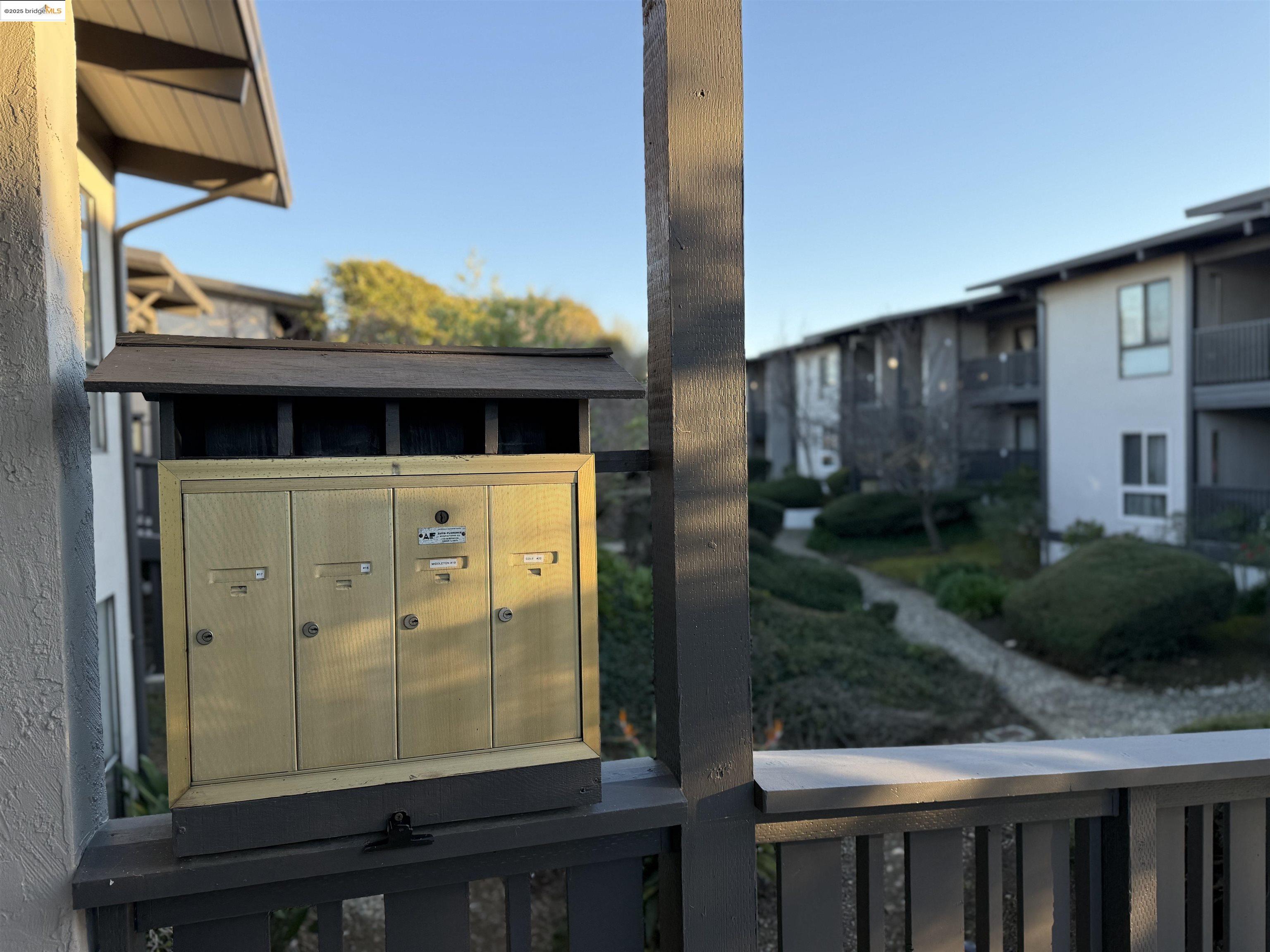 19100 Crest Castro Valley, Unit 17 Castro Valley, CA 94546 - Photo 14 of 21