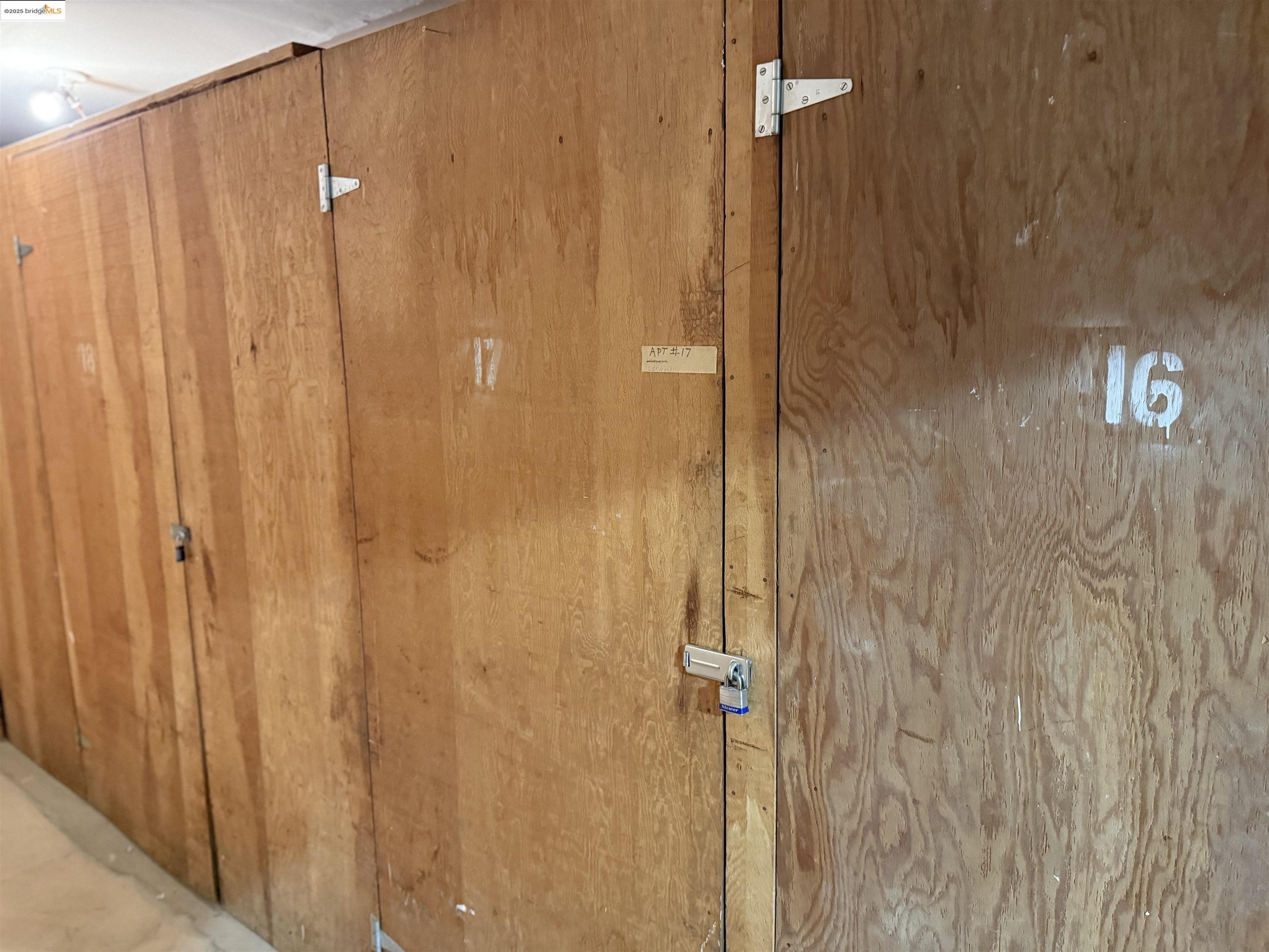 19100 Crest Castro Valley, Unit 17 Castro Valley, CA 94546 - Photo 15 of 21