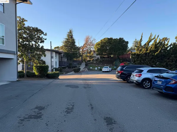 $450,000 | 19100 Crest Castro Valley, Unit 17, Castro Valley, CA 94546