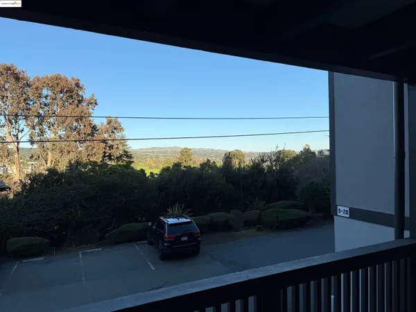 $450,000 | 19100 Crest Castro Valley, Unit 17, Castro Valley, CA 94546