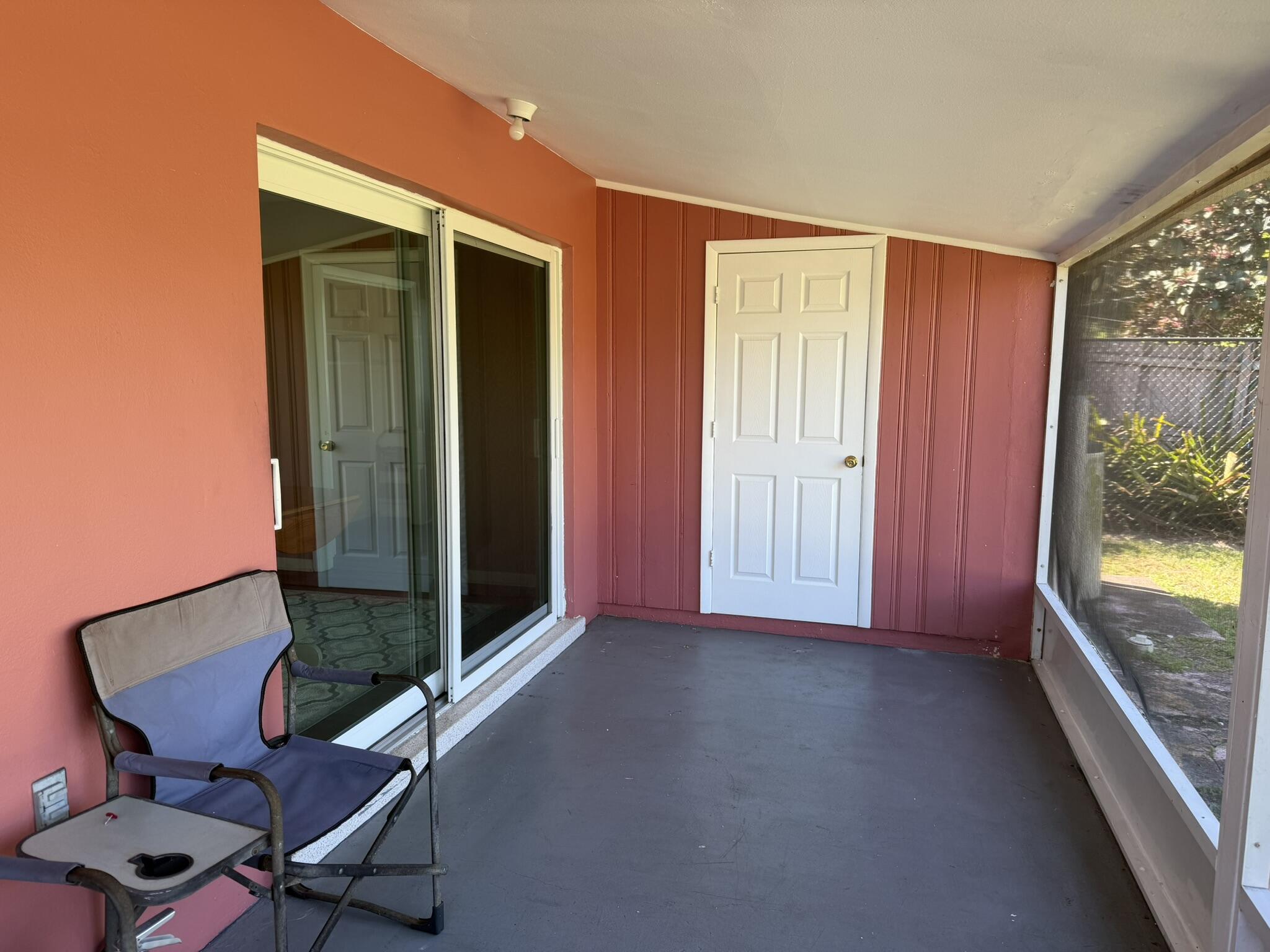 2399 Southeast Madison Street Stuart, FL 34997 - Photo 22 of 30 IMG_1133