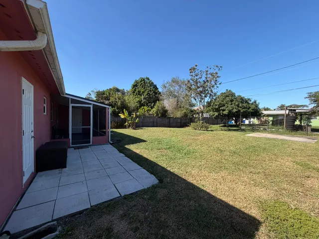 $335,000 | 2399 Southeast Madison Street, Stuart, FL 34997