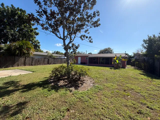 $335,000 | 2399 Southeast Madison Street, Stuart, FL 34997