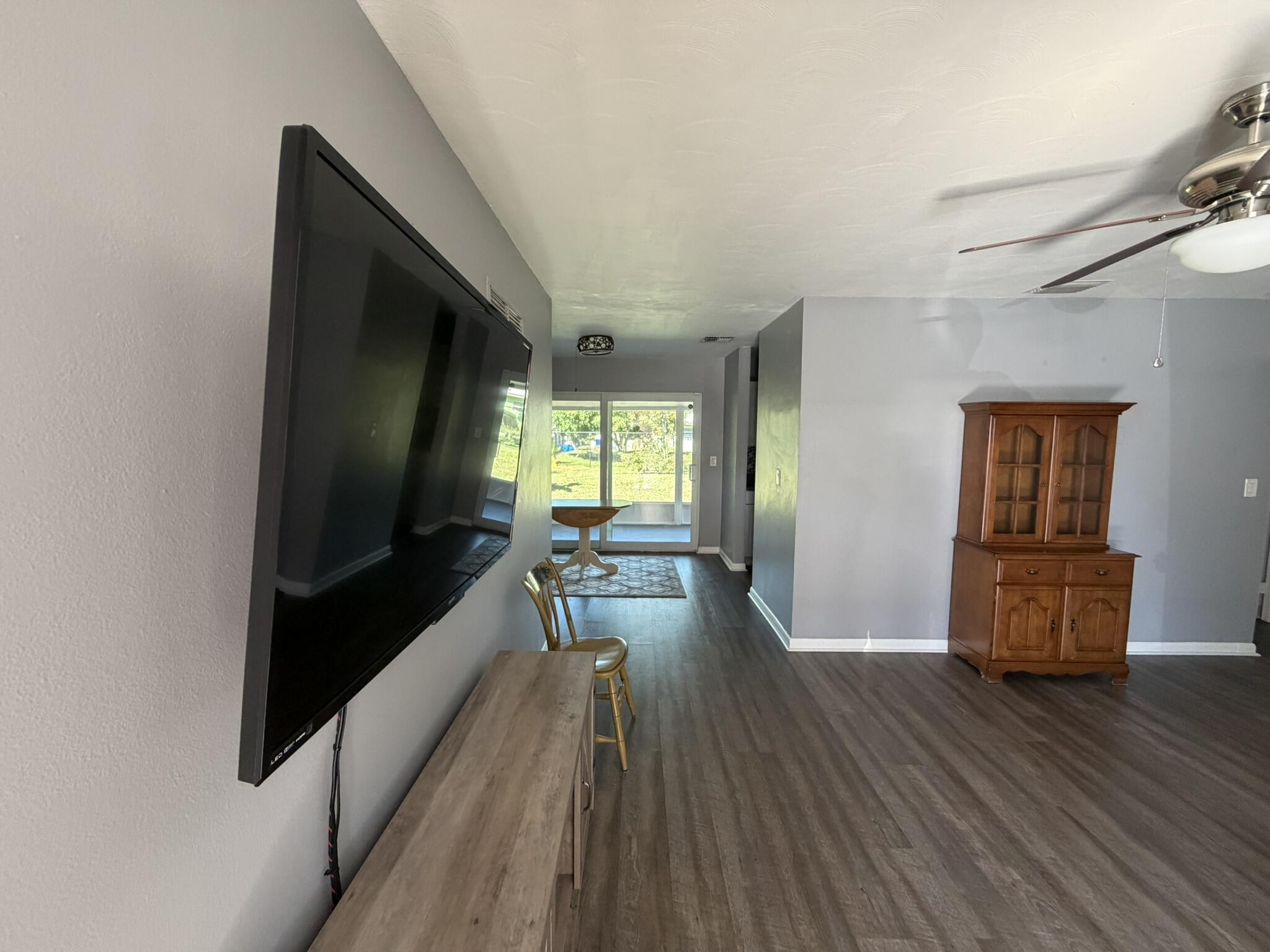 2399 Southeast Madison Street Stuart, FL 34997 - Photo 5 of 30 Living Room