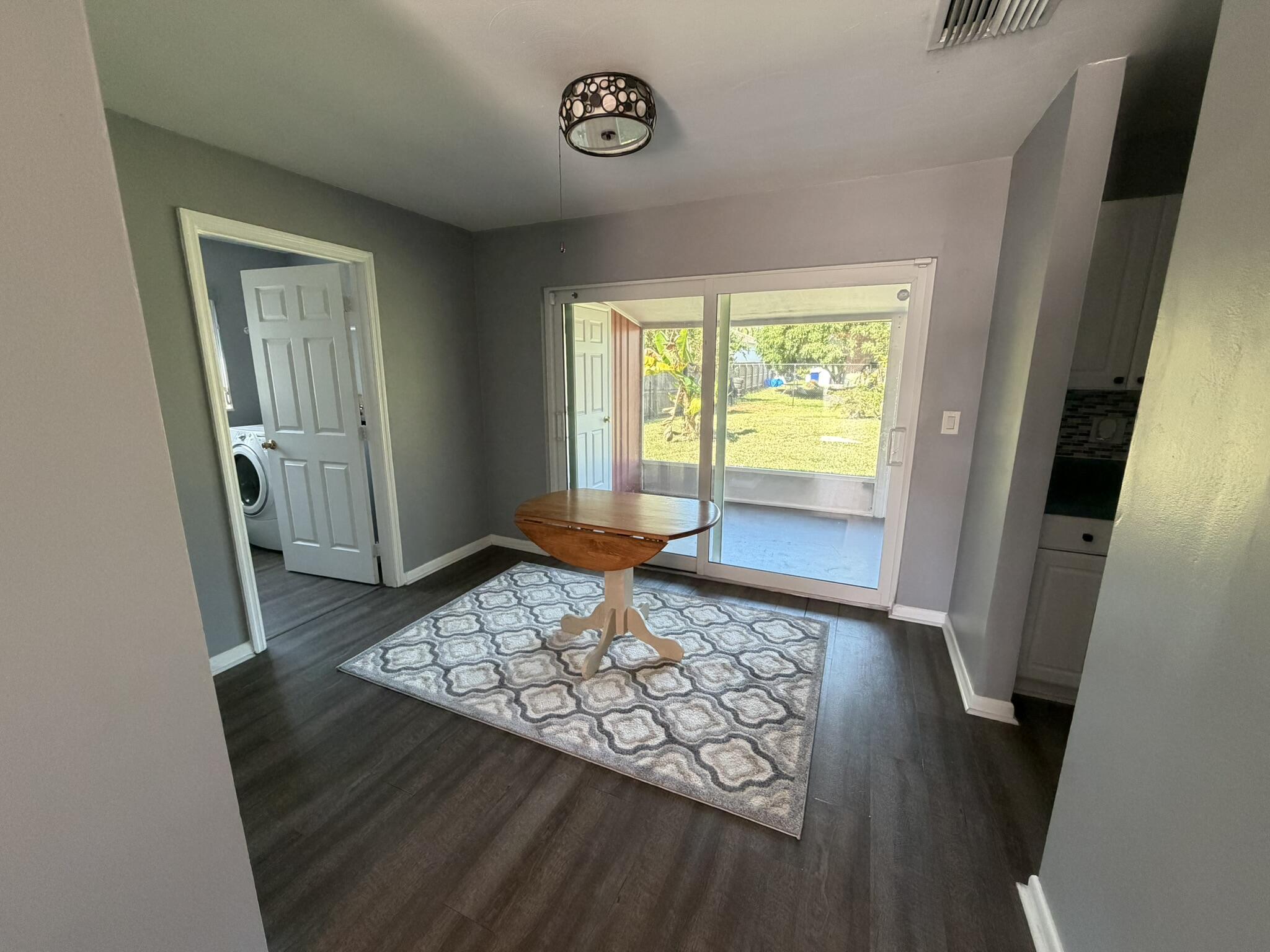 2399 Southeast Madison Street Stuart, FL 34997 - Photo 6 of 30 Dining