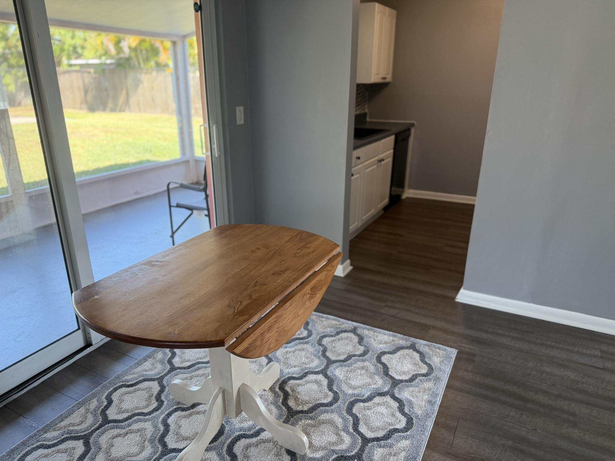 2399 Southeast Madison Street Stuart, FL 34997 - Photo 7 of 30 Dining