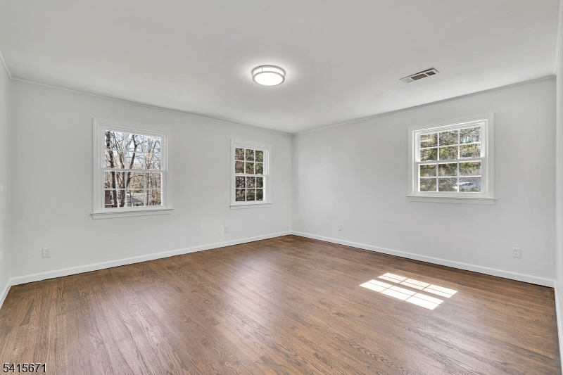 54 Robin Glen Road Watchung, NJ 07069 - Photo 30 of 42