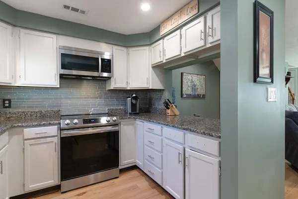 $369,900 | 2902 Forest Park Drive, Unit 2902, Auburn, MA 01501