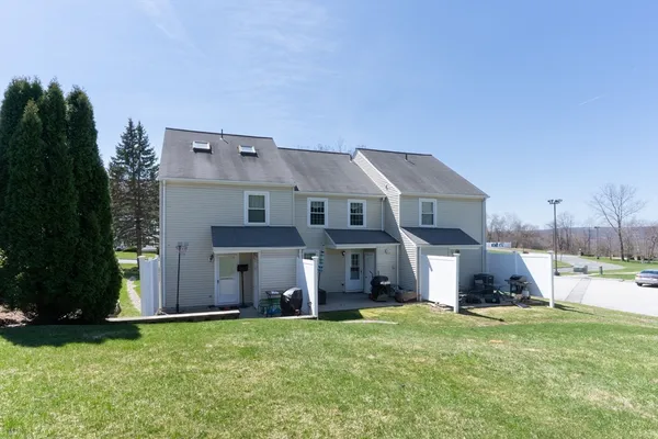 $369,900 | 2902 Forest Park Drive, Unit 2902, Auburn, MA 01501