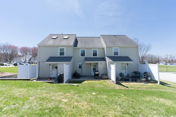$369,900 | 2902 Forest Park Drive, Unit 2902, Auburn, MA 01501