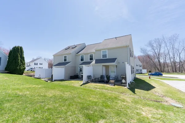 $369,900 | 2902 Forest Park Drive, Unit 2902, Auburn, MA 01501