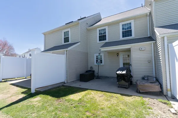 $369,900 | 2902 Forest Park Drive, Unit 2902, Auburn, MA 01501