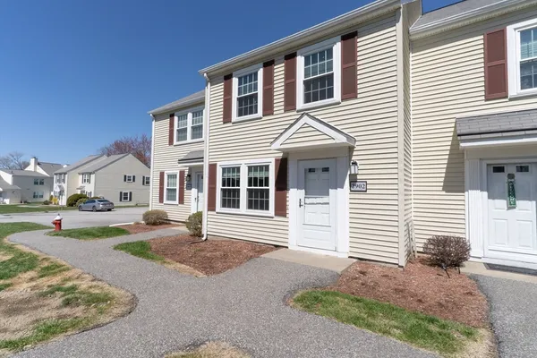 $369,900 | 2902 Forest Park Drive, Unit 2902, Auburn, MA 01501