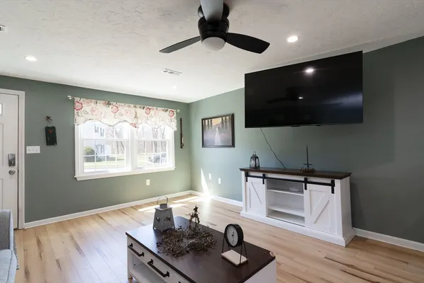 $369,900 | 2902 Forest Park Drive, Unit 2902, Auburn, MA 01501