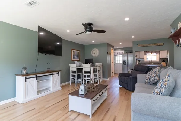 $369,900 | 2902 Forest Park Drive, Unit 2902, Auburn, MA 01501