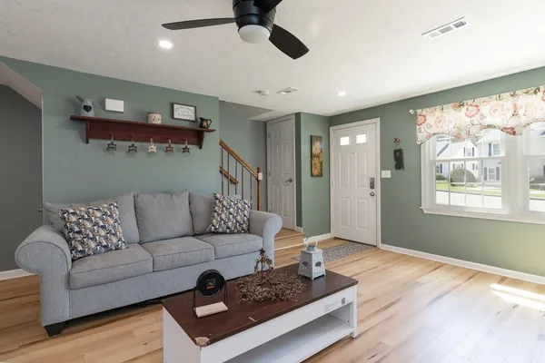 $369,900 | 2902 Forest Park Drive, Unit 2902, Auburn, MA 01501