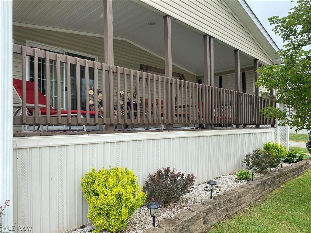 14980 Sprucevale Road East Liverpool, OH 43920 - Photo 2 of 19 Front deck