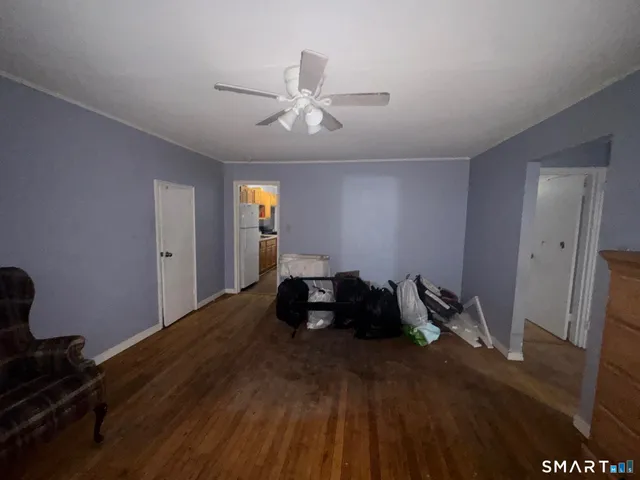 a bed room with a bed