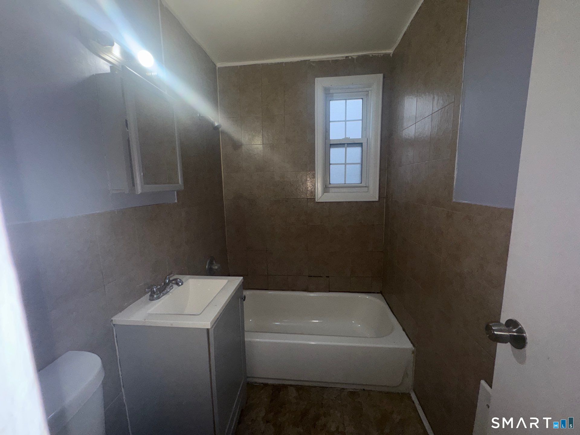 154 Virginia Avenue, Unit B Bridgeport, CT 06610 - Photo 10 of 11