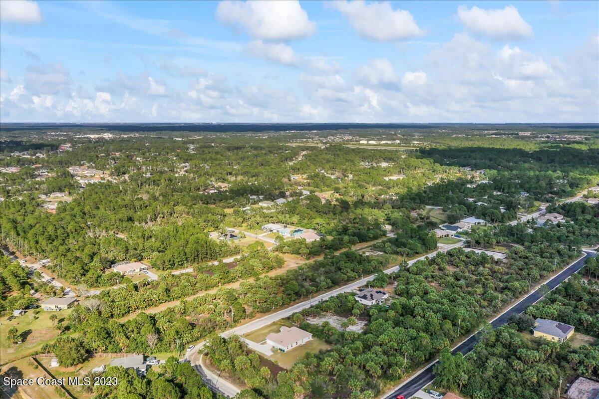 590 Fountain Street Southwest Palm Bay, FL 32908 - Photo 40 of 40 a view of a lake from a balcony