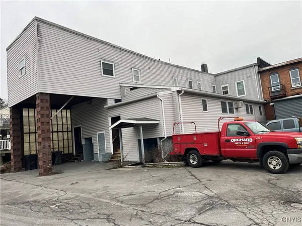 $695,000 | 47 North Main Street, Camillus, NY 13031