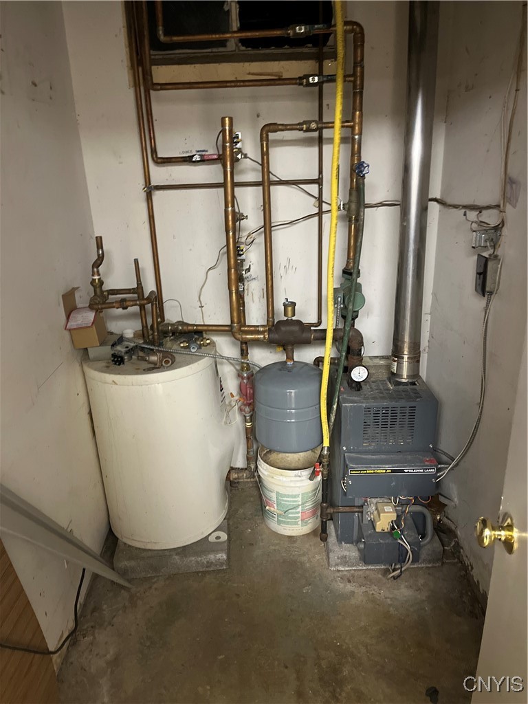 47 North Main Street Camillus, NY 13031 - Photo 10 of 24 Laundry room