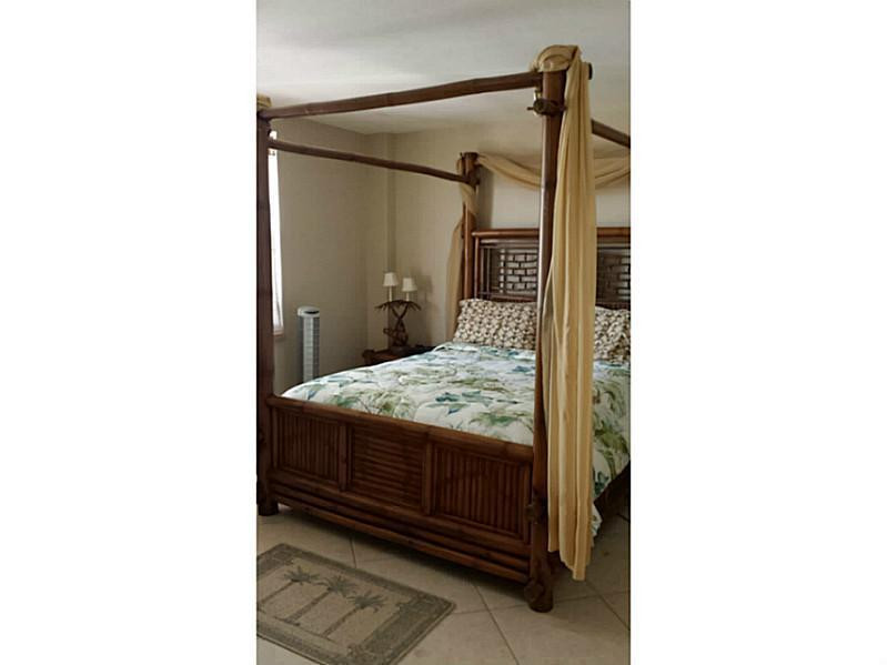 9195 Collins Avenue, Unit 711 Surfside, FL 33154 - Photo 12 of 18 Bedroom
