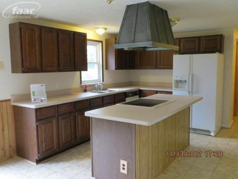 12830 Barnes Road Byron, MI 48418 - Photo 2 of 18 20195888-1.JPG