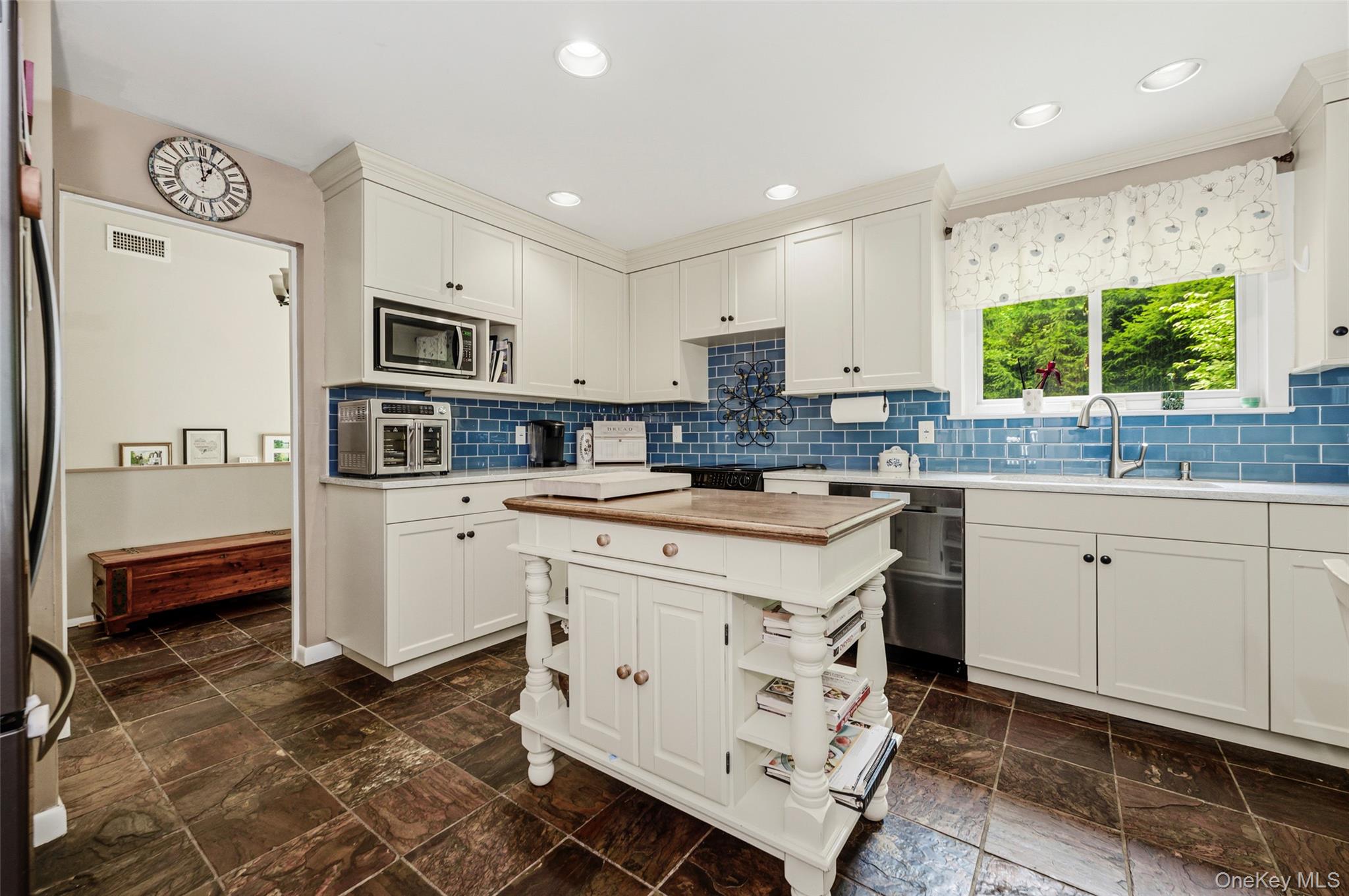 231 Increase Miller Road Katonah, NY 10536 - Photo 8 of 34