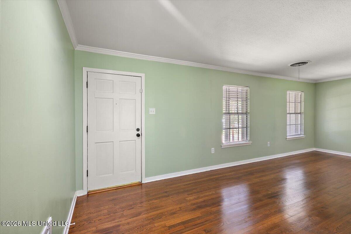 1633 Winchester Street Jackson, MS 39211 - Photo 5 of 27 05-HTP_0940