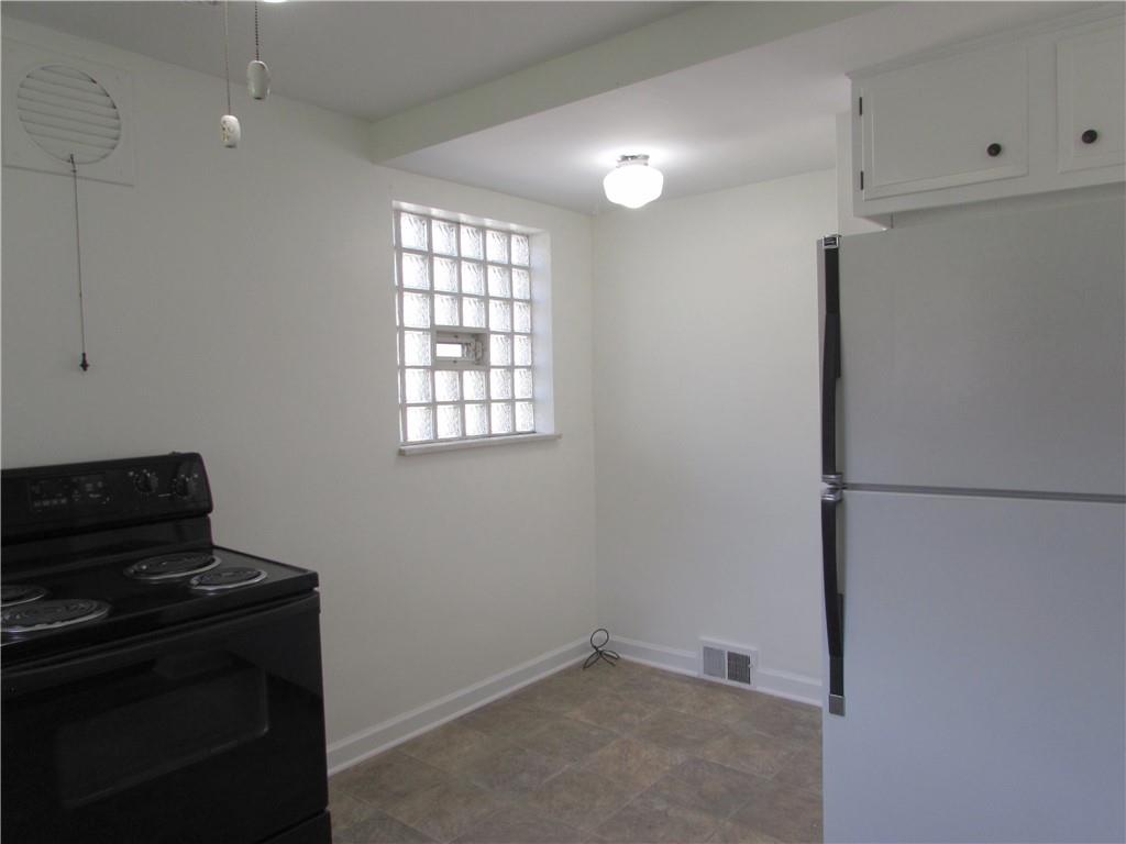 335 Hamil Road Verona, PA 15147 - Photo 17 of 32 Gallery Image 17