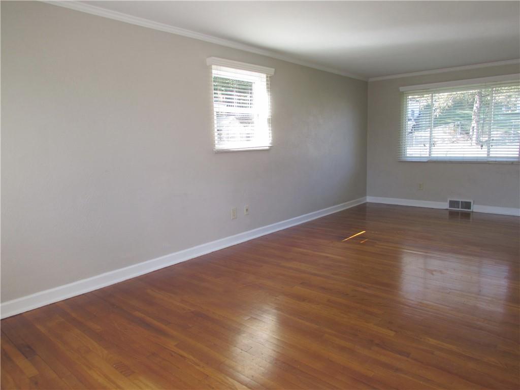335 Hamil Road Verona, PA 15147 - Photo 10 of 32 Gallery Image 10