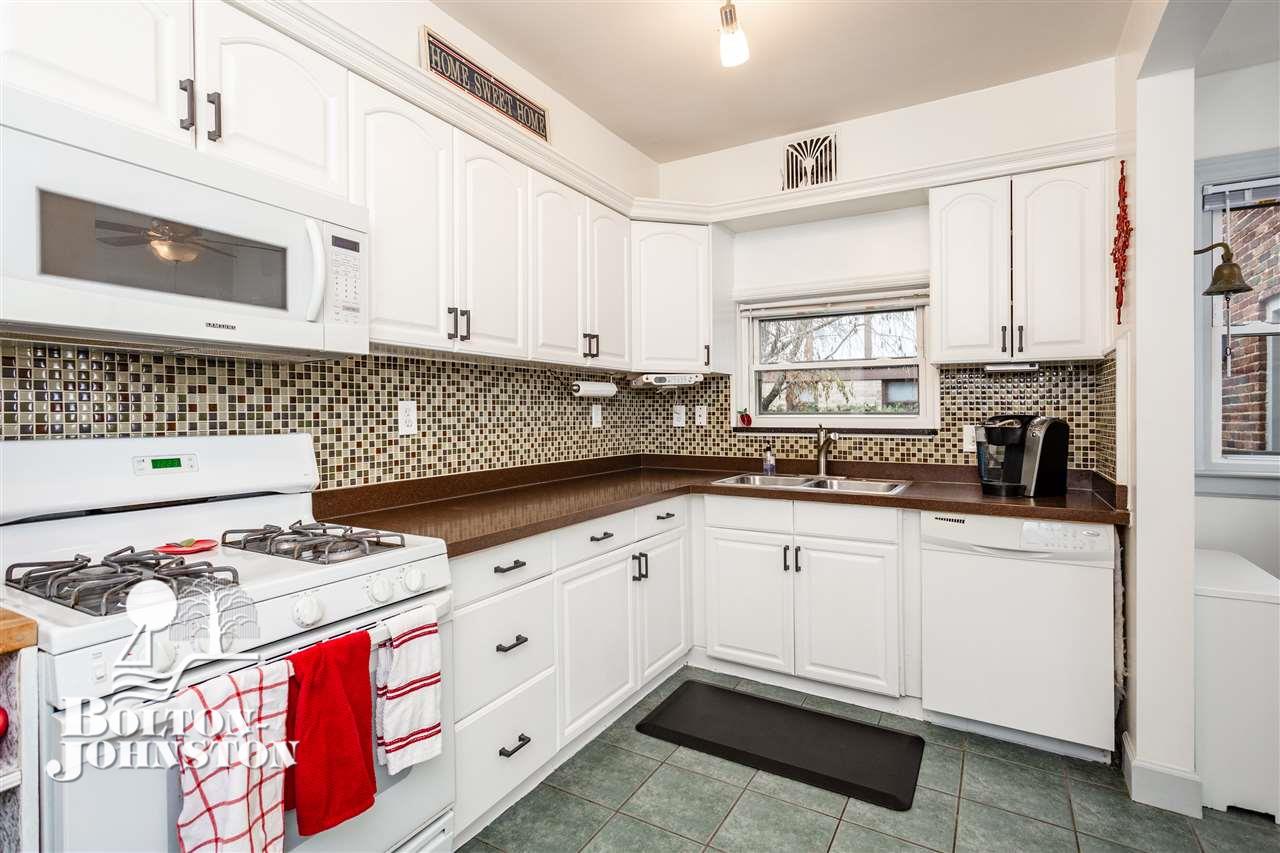 590 Barrington Road Grosse Pointe, MI 48230 - Photo 3 of 63 31365701-2.JPG