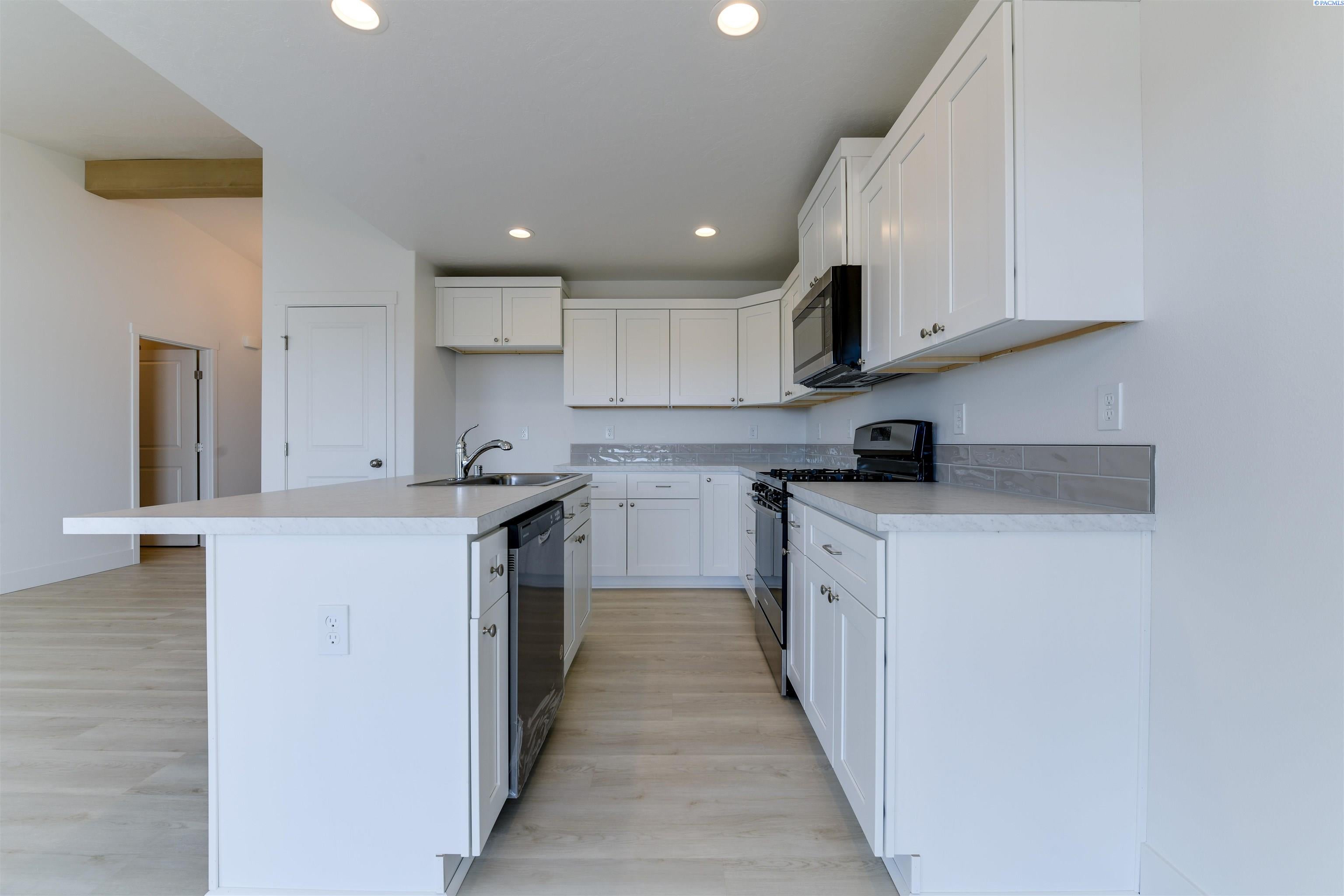 907 North Euclid Road Grandview, WA 98930 - Photo 10 of 23 Gallery Image 10