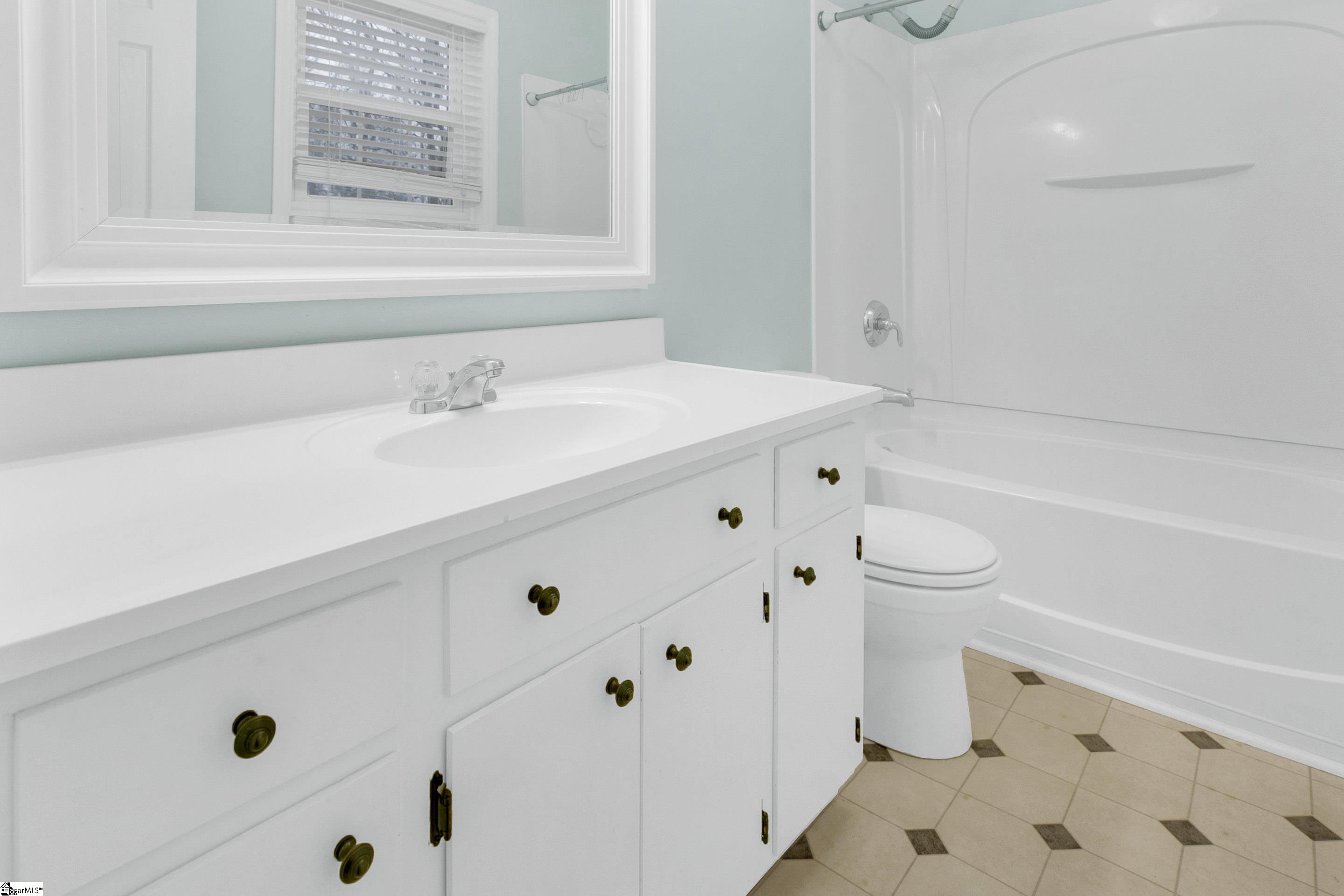 204 Bleckley Avenue Greenville, SC 29607 - Photo 13 of 26