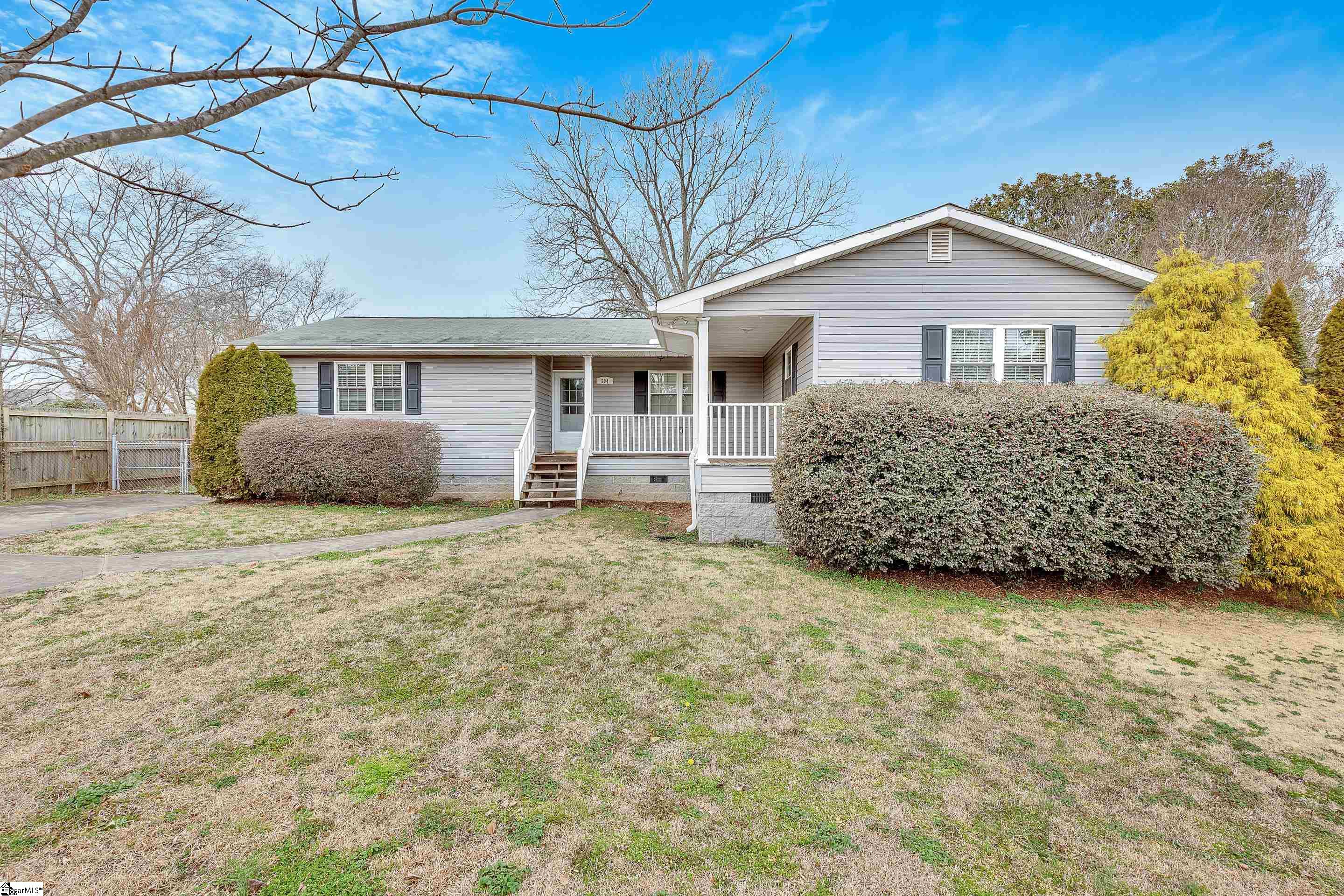 204 Bleckley Avenue Greenville, SC 29607 - Photo 2 of 26