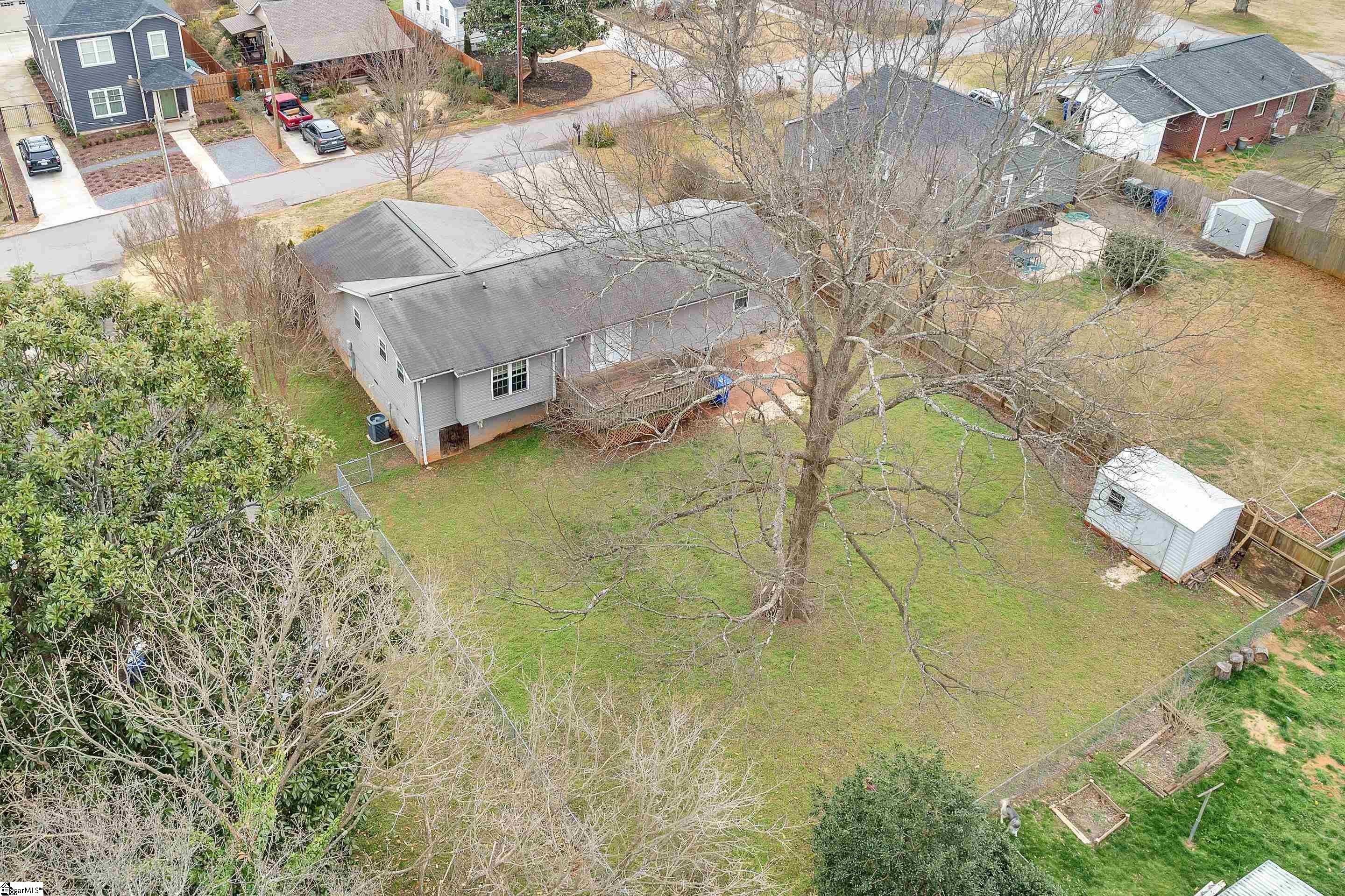 204 Bleckley Avenue Greenville, SC 29607 - Photo 3 of 26