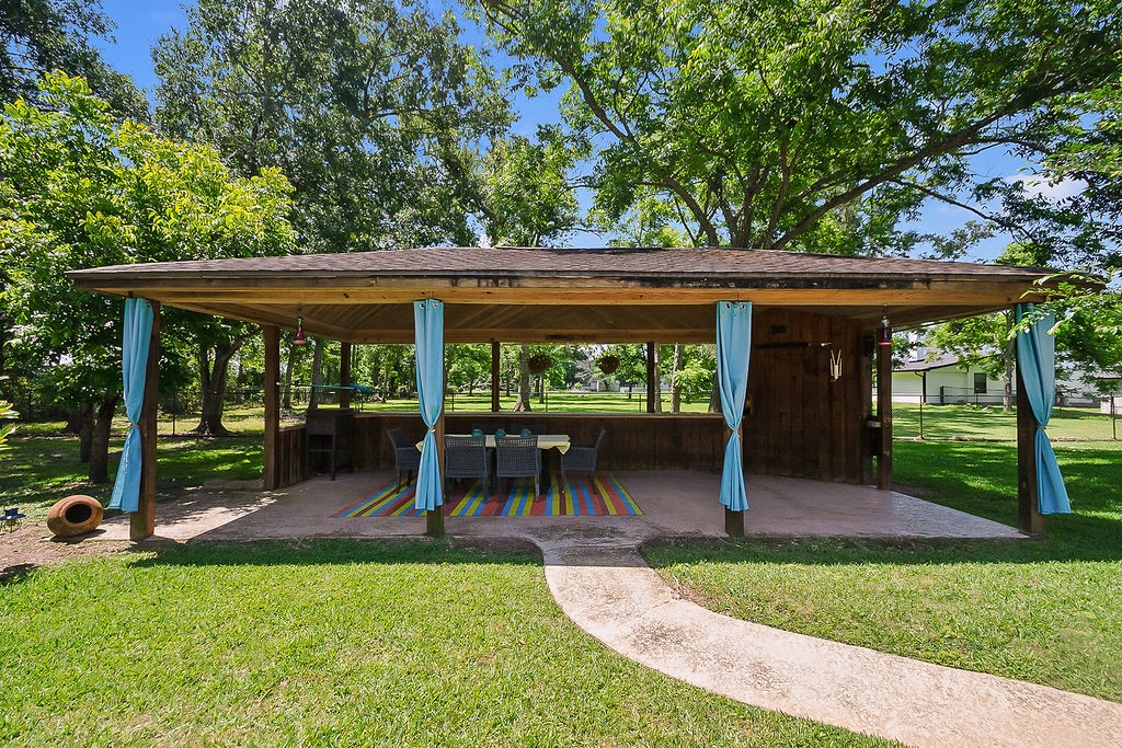 318 Sunrise Boulevard Angleton, TX 77515 - Photo 27 of 39