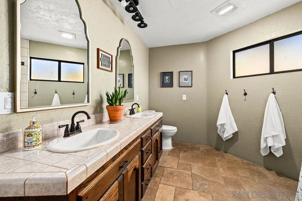 11725 Sierra Rojo Road Valley Center, CA 92082 - Photo 38 of 55 Gallery Image 38