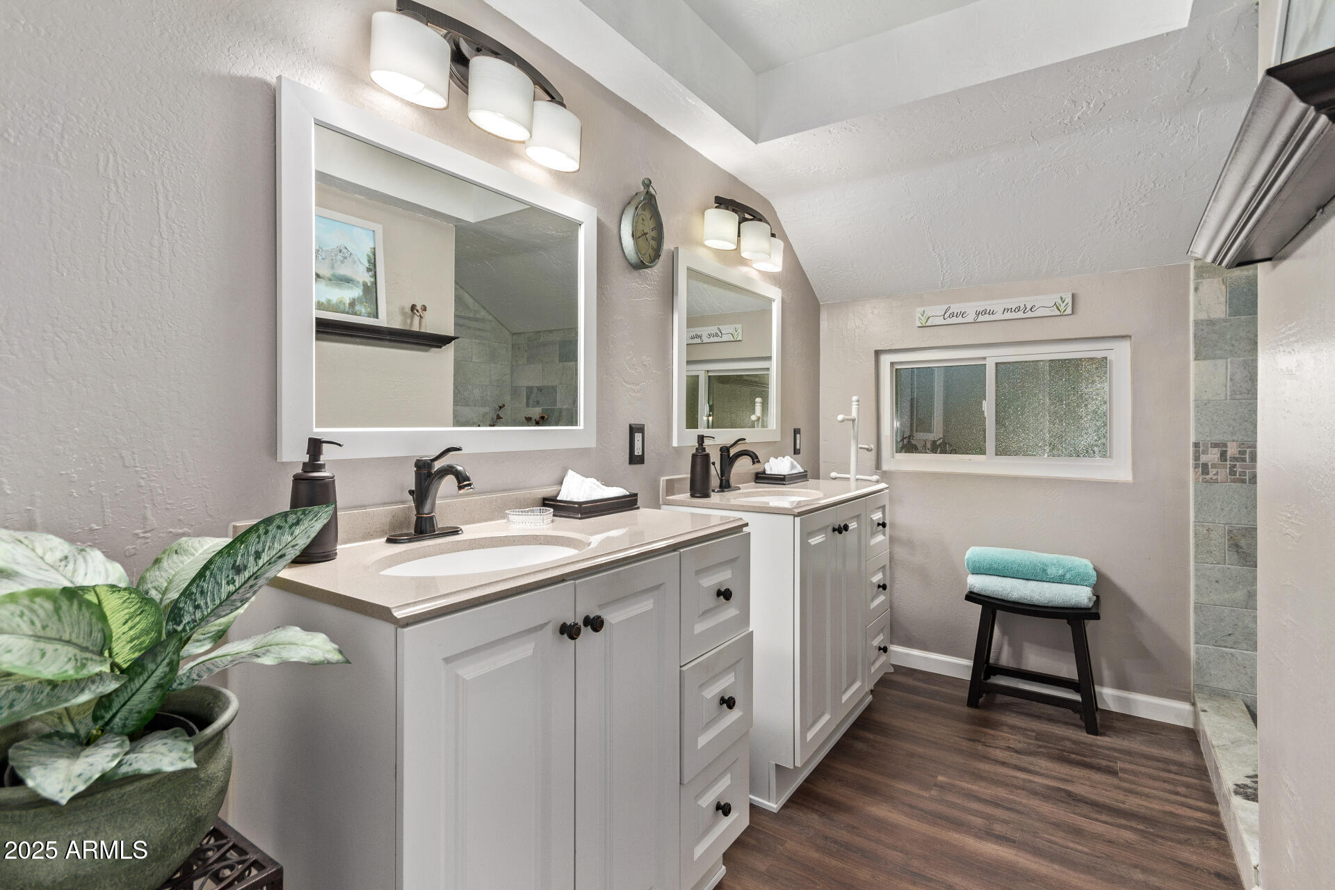 3036 West Gail Road Phoenix, AZ 85029 - Photo 20 of 47 Master Bath