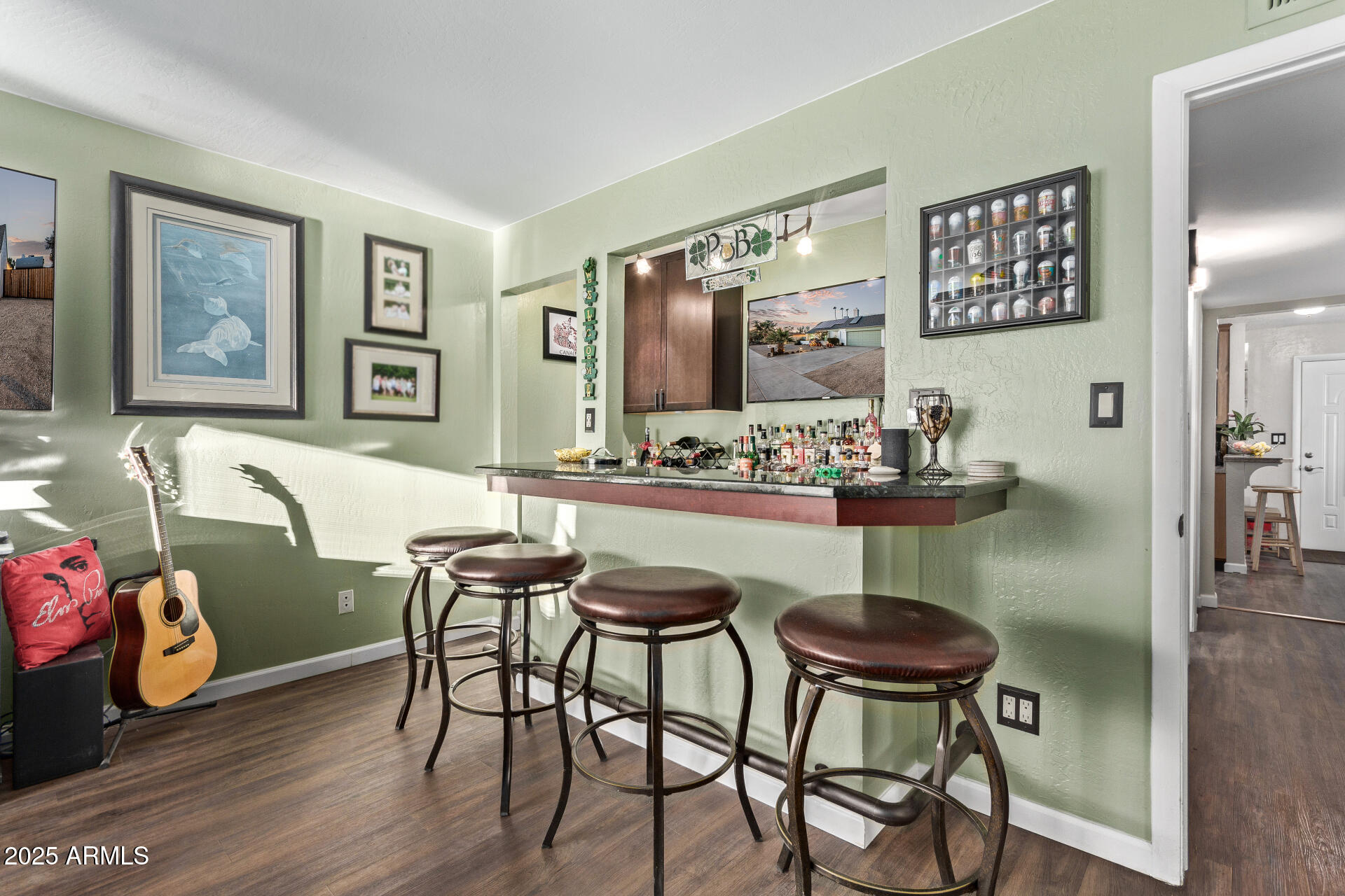 3036 West Gail Road Phoenix, AZ 85029 - Photo 8 of 47 Dedicated Bar