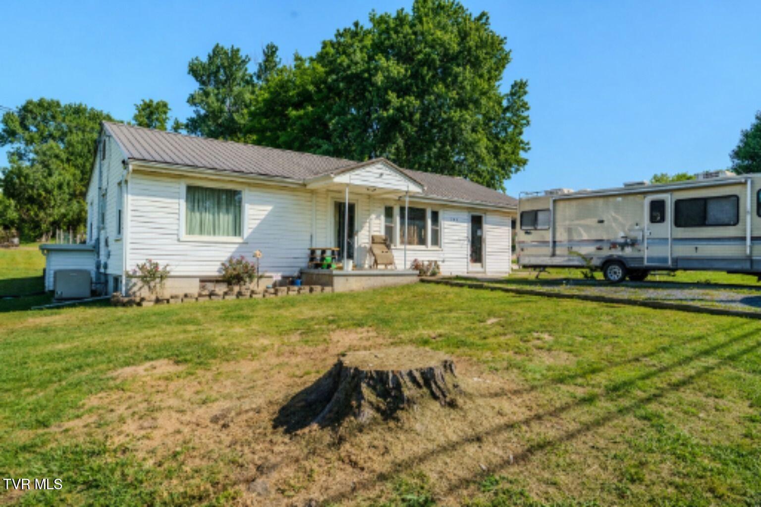 190 Debusk Road Greeneville, TN 37743 - Photo 2 of 27 3-web-or-mls-_DSC6098-HDR
