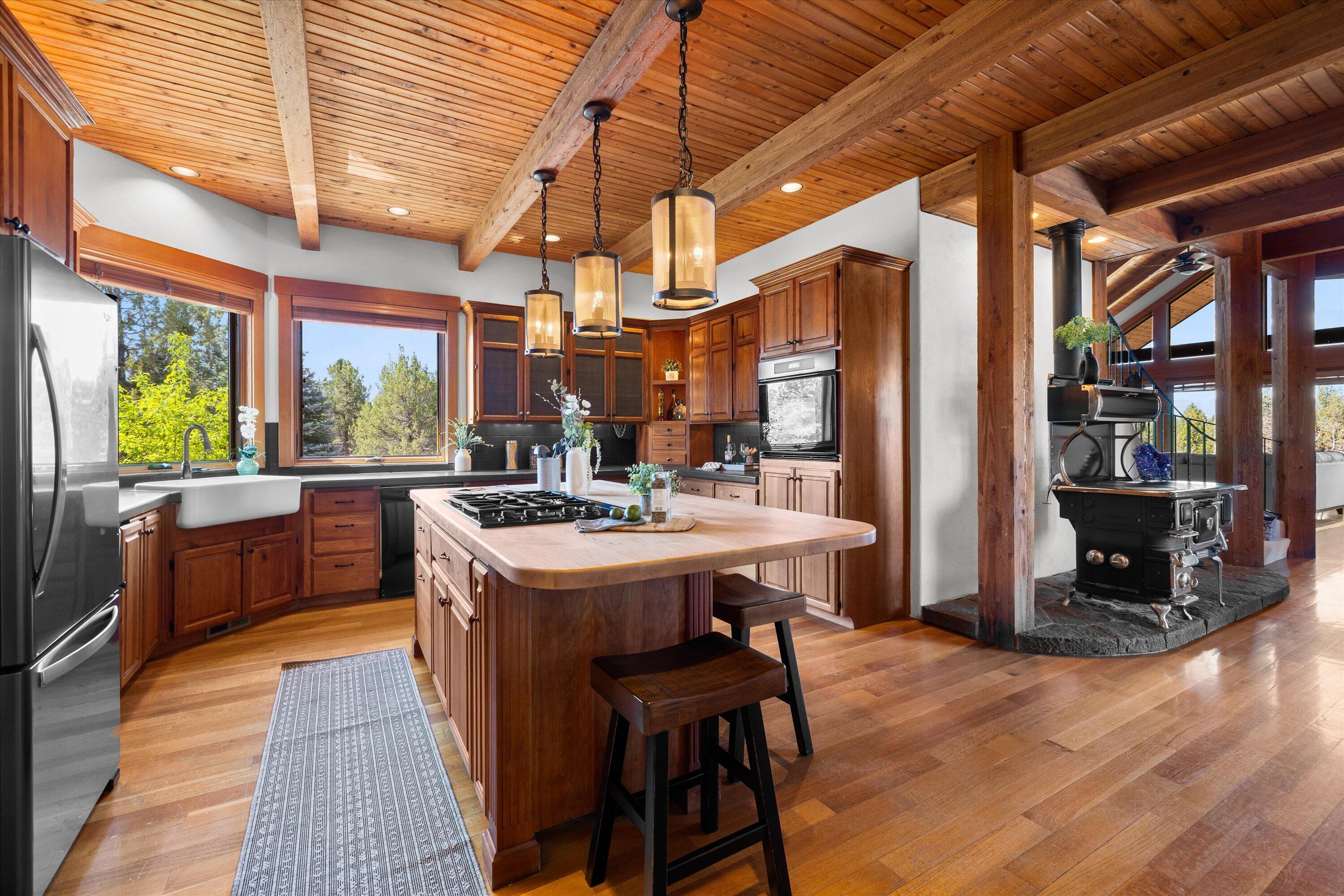 64155 Hunnell Road Bend, OR 97703 - Photo 25 of 96 Warm, timeless features and natural materials.