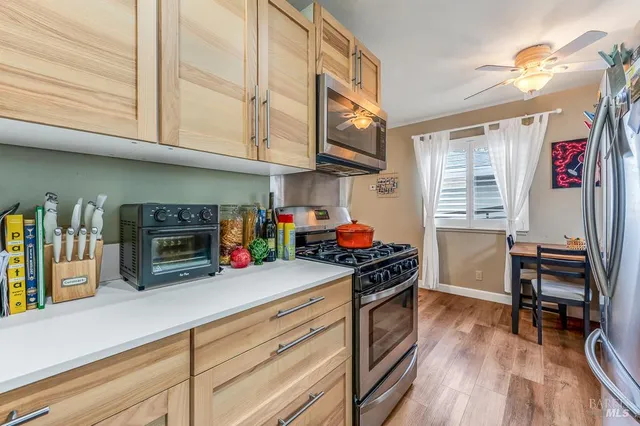 $1,050,000 | 17323 Hillside Avenue, Sonoma, CA 95476