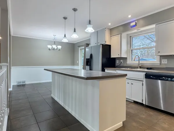 $240,000 | 506 Elaine Avenue, Marshall, MN 56258