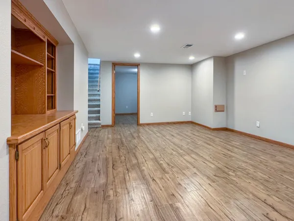 $240,000 | 506 Elaine Avenue, Marshall, MN 56258