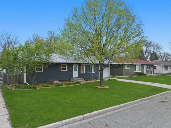 $240,000 | 506 Elaine Avenue, Marshall, MN 56258