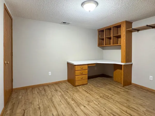 $240,000 | 506 Elaine Avenue, Marshall, MN 56258